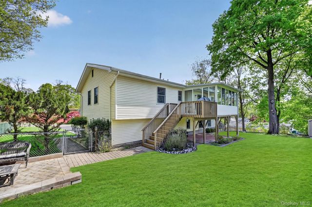 8 Cartwright Road, Stony Point, NY 10980