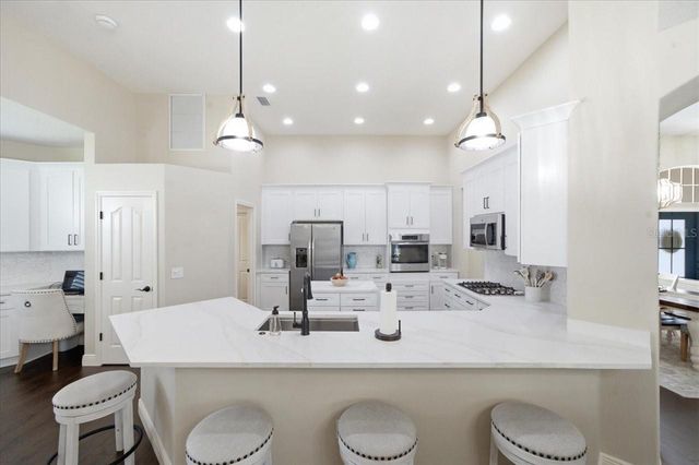 18918 SAINT LAURENT DRIVE, Lutz, FL 33558