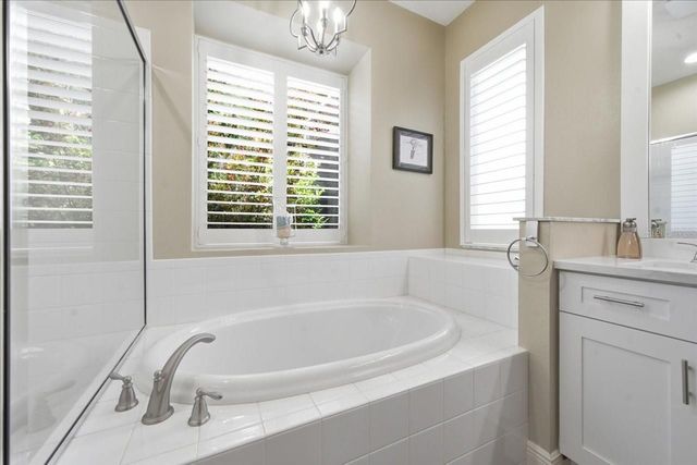 18918 SAINT LAURENT DRIVE, Lutz, FL 33558
