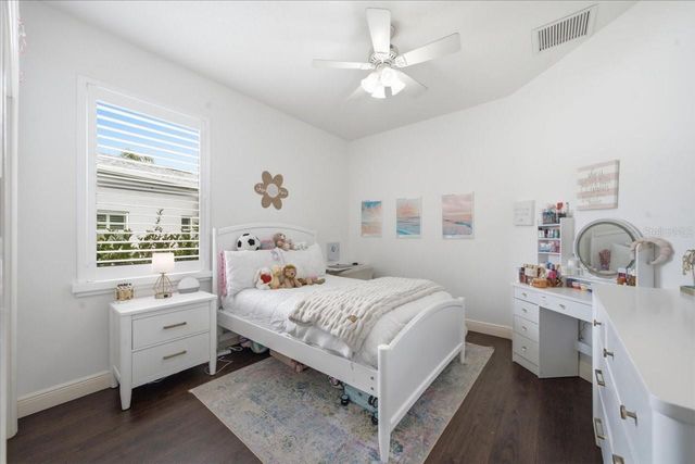 18918 SAINT LAURENT DRIVE, Lutz, FL 33558