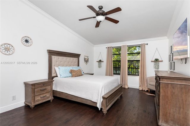 9153 Vineyard Lake Dr, Plantation, FL 33324