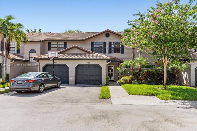 9153 Vineyard Lake Dr, Plantation, FL 33324