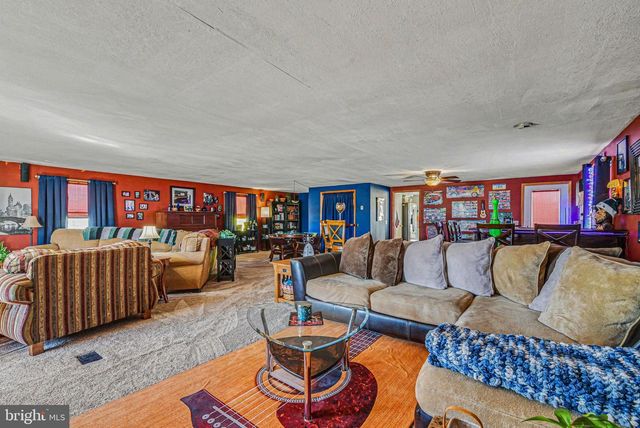 141 SIMMONS RD, Mechanicsburg, PA 17055