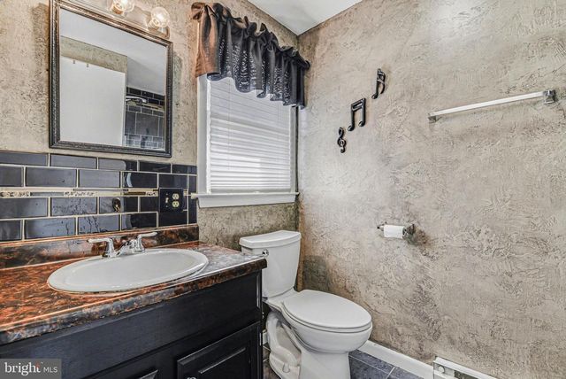 141 SIMMONS RD, Mechanicsburg, PA 17055