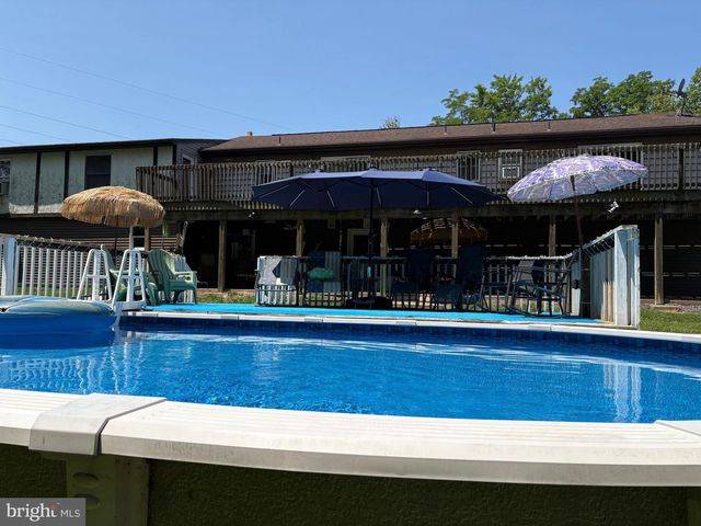 141 SIMMONS RD, Mechanicsburg, PA 17055