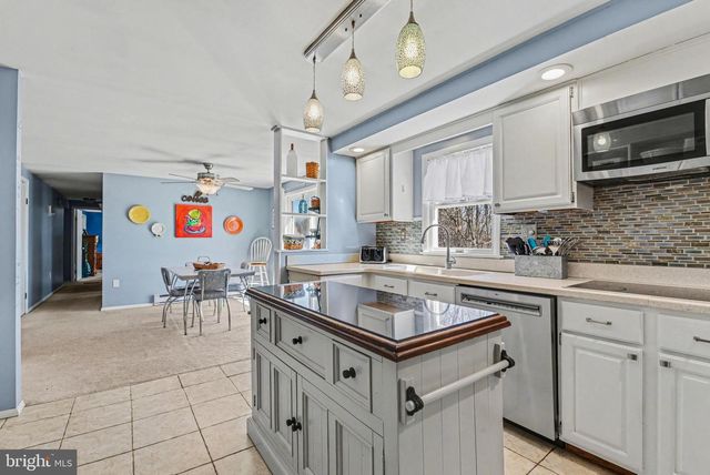 141 SIMMONS RD, Mechanicsburg, PA 17055