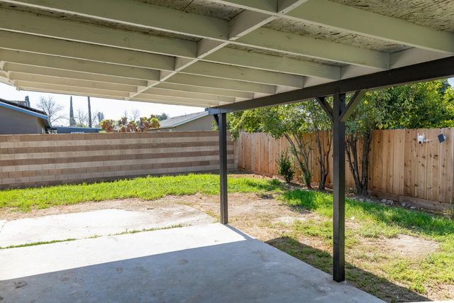 1185 E Evening Glow, Reedley, CA 93654