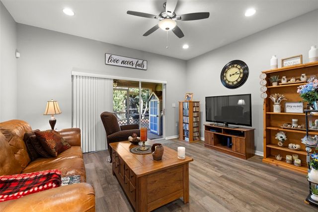 11231 KAPOK GRAND CIRCLE, St Petersburg, FL 33708