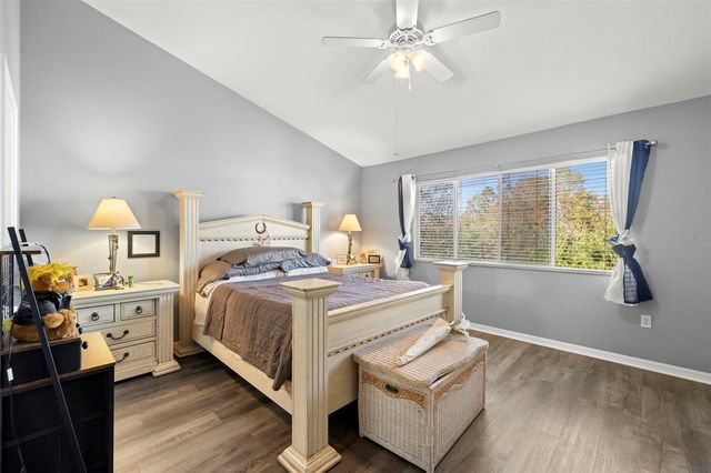 11231 KAPOK GRAND CIRCLE, St Petersburg, FL 33708