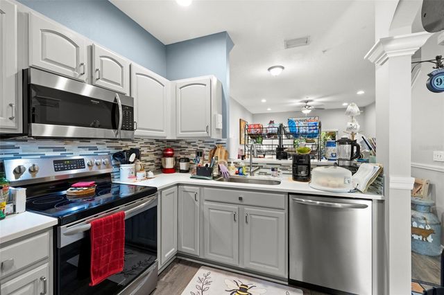 11231 KAPOK GRAND CIRCLE, St Petersburg, FL 33708