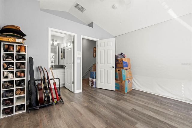 11231 KAPOK GRAND CIRCLE, St Petersburg, FL 33708