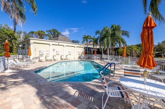 11231 KAPOK GRAND CIRCLE, St Petersburg, FL 33708