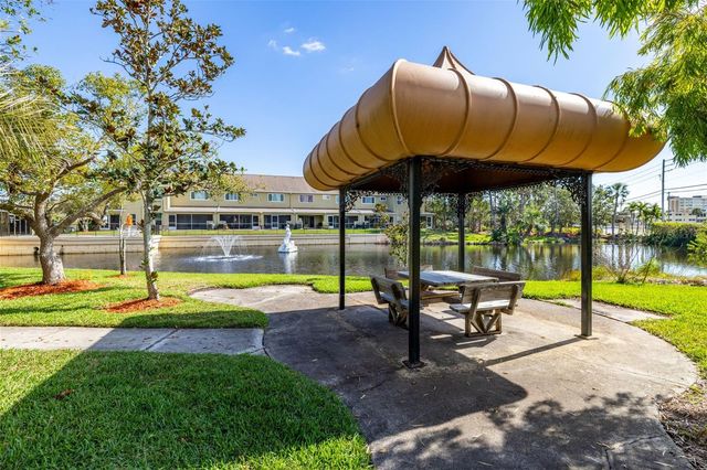 11231 KAPOK GRAND CIRCLE, St Petersburg, FL 33708