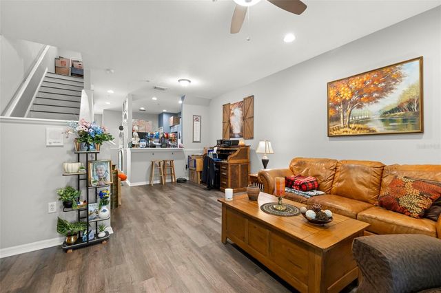 11231 KAPOK GRAND CIRCLE, St Petersburg, FL 33708