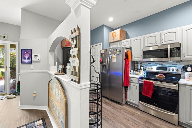 11231 KAPOK GRAND CIRCLE, St Petersburg, FL 33708