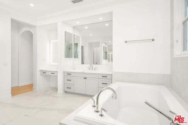4110 Prado De Los Zorros, Calabasas, CA 91302