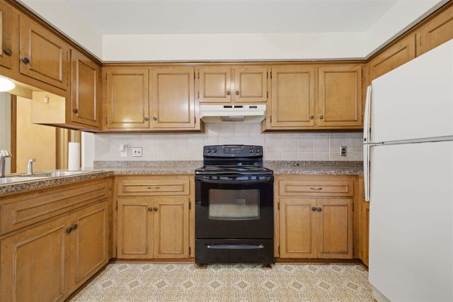 25248 Hass Street, Dearborn Heights, MI 48127