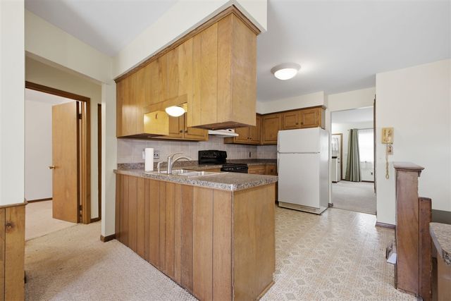 25248 Hass Street, Dearborn Heights, MI 48127