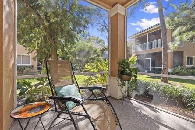 8233 Mulligan Cir, Port St Lucie, FL 34986