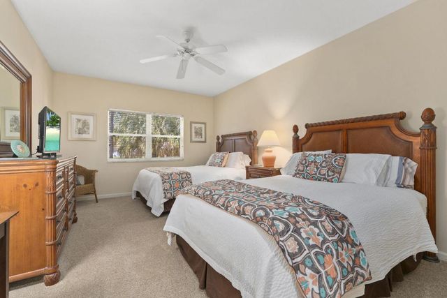 8233 Mulligan Cir, Port St Lucie, FL 34986