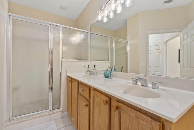 8233 Mulligan Cir, Port St Lucie, FL 34986