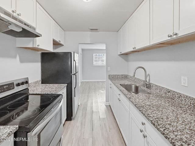 6931 MISS MUFFET Lane N, Jacksonville, FL 32210