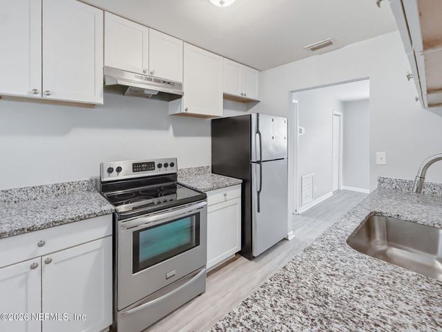 6931 MISS MUFFET Lane N, Jacksonville, FL 32210