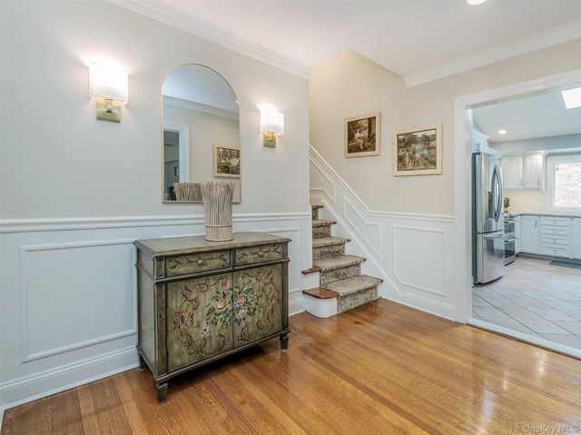 5 Fairfield Avenue, Port Washington, NY 11050