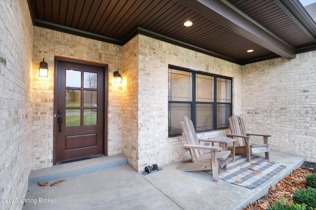 4203 Smarty Jones Dr, Louisville, KY 40214