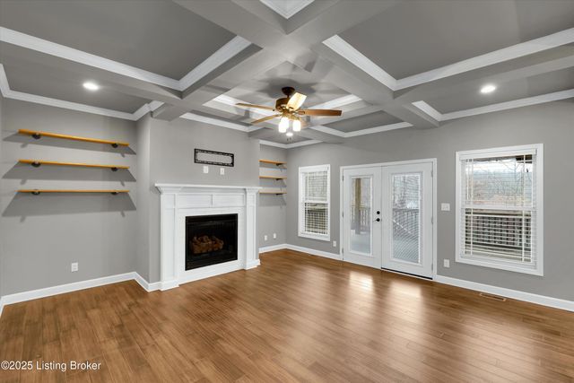 4203 Smarty Jones Dr, Louisville, KY 40214