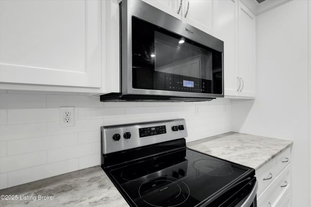 4203 Smarty Jones Dr, Louisville, KY 40214