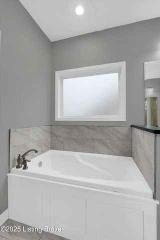 4203 Smarty Jones Dr, Louisville, KY 40214