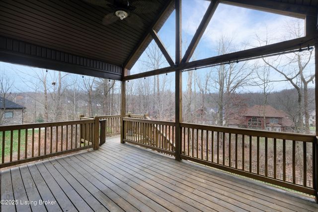 4203 Smarty Jones Dr, Louisville, KY 40214