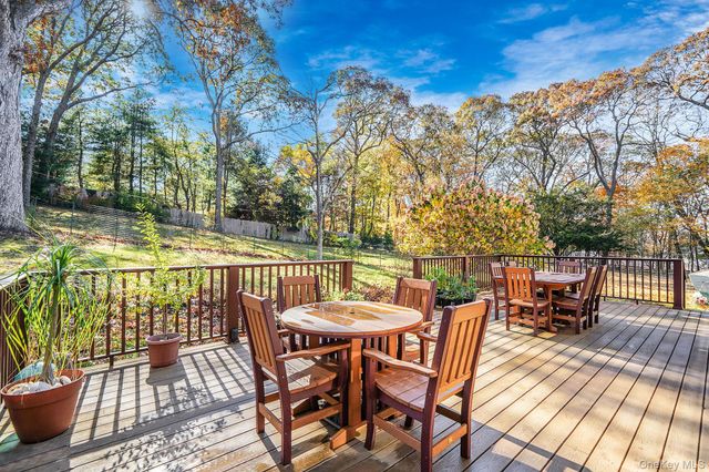 12 Harbor Beach Road, Miller Place, NY 11764