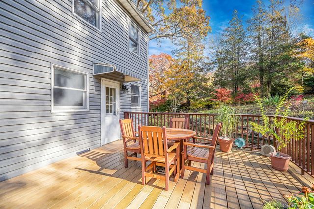 12 Harbor Beach Road, Miller Place, NY 11764