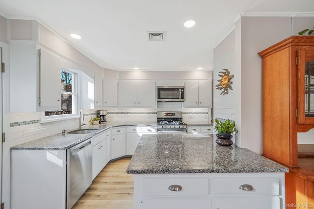 12 Harbor Beach Road, Miller Place, NY 11764