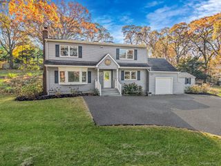 12 Harbor Beach Road, Miller Place, NY 11764