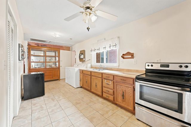 2702 Havens Dr., North Myrtle Beach, SC 29582