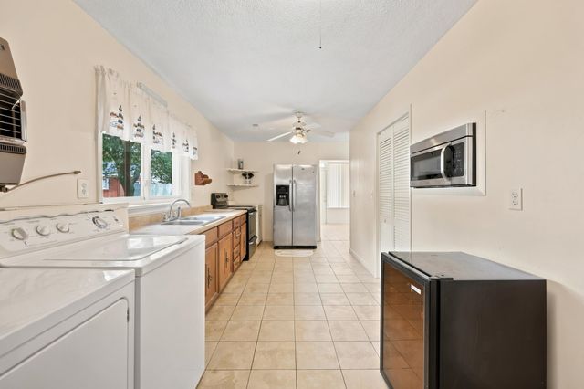 2702 Havens Dr., North Myrtle Beach, SC 29582