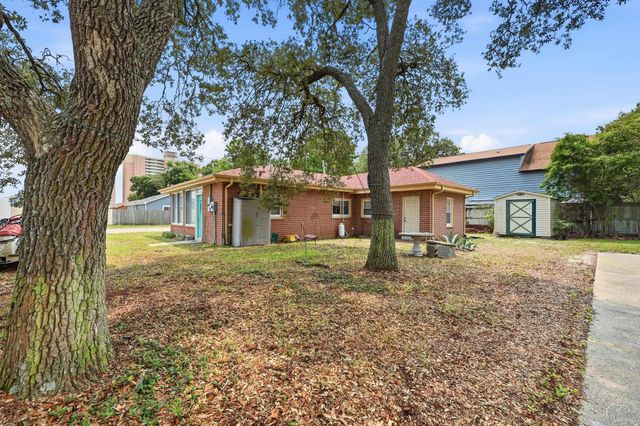 2702 Havens Dr., North Myrtle Beach, SC 29582