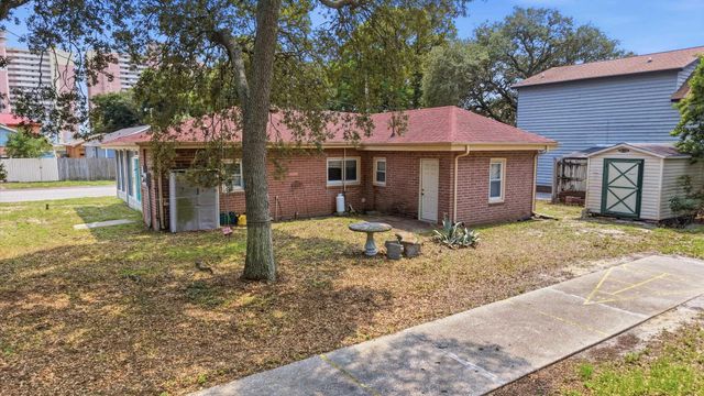 2702 Havens Dr., North Myrtle Beach, SC 29582