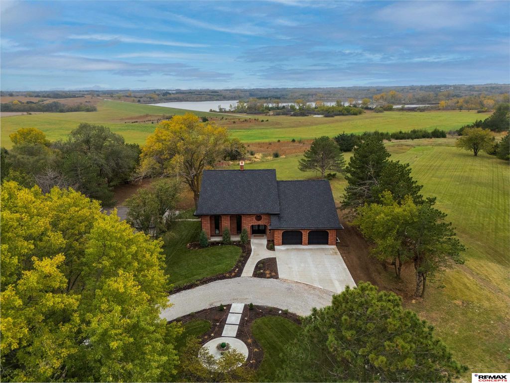 4701 W Deercrest Drive, Denton, NE 68339