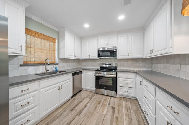 4884 Holly Lane W, Montgomery, TX 77316