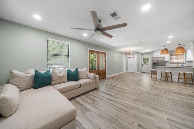 4884 Holly Lane W, Montgomery, TX 77316