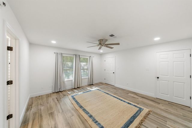 4884 Holly Lane W, Montgomery, TX 77316