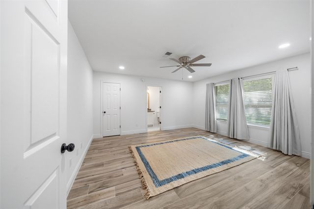 4884 Holly Lane W, Montgomery, TX 77316