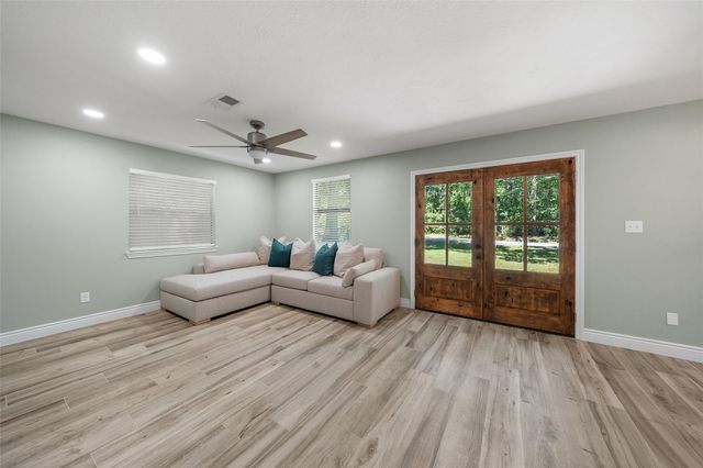 4884 Holly Lane W, Montgomery, TX 77316