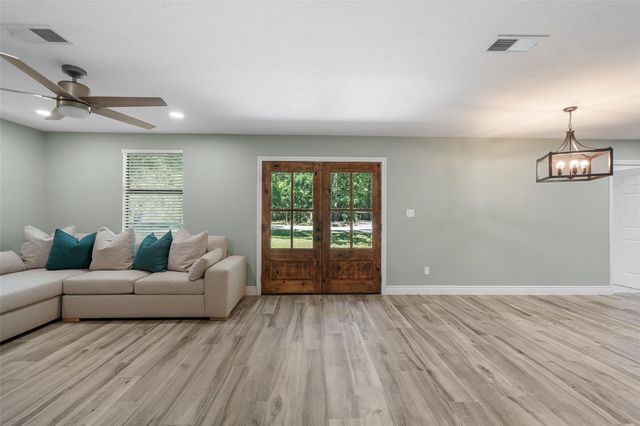 4884 Holly Lane W, Montgomery, TX 77316
