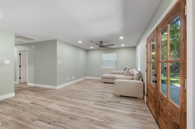 4884 Holly Lane W, Montgomery, TX 77316