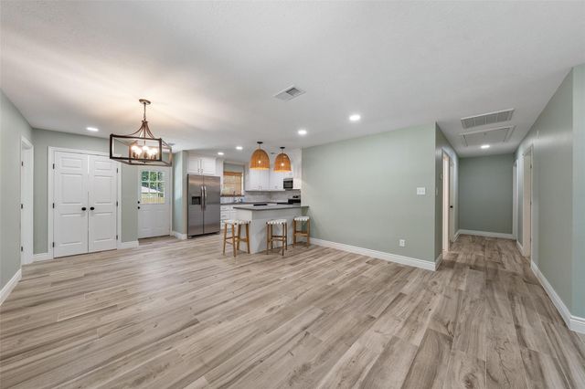 4884 Holly Lane W, Montgomery, TX 77316